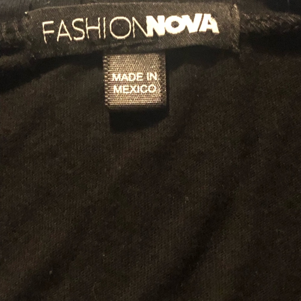 Like new Fashion Nova graphic long sleeve shirt - Picture 3 of 3